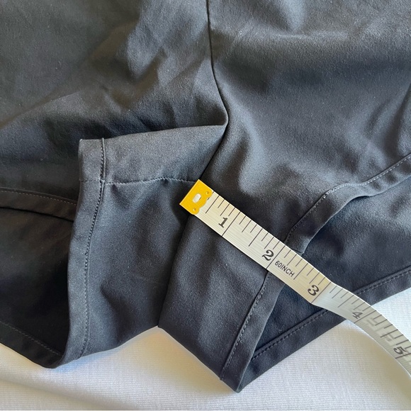 TRAINING LOOSE FIT SHORTS - Picture 8 of 14